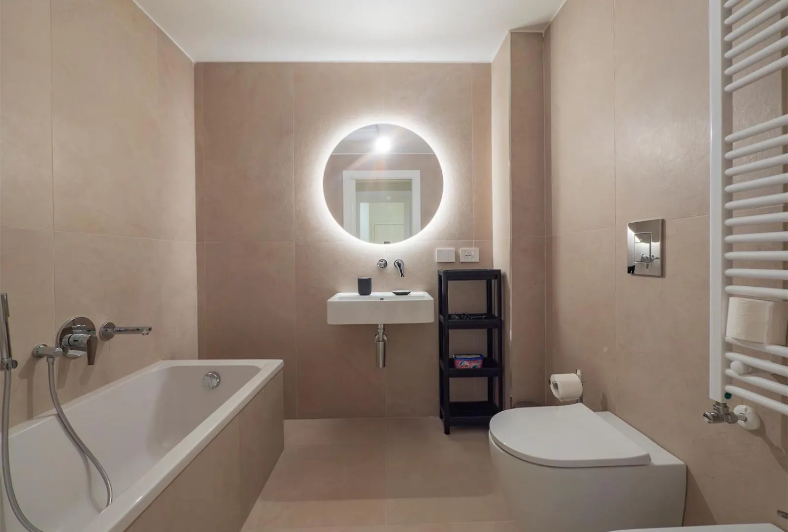 Xenia Milano - 3Rooms Apt In Via Petrella 4 C 米兰